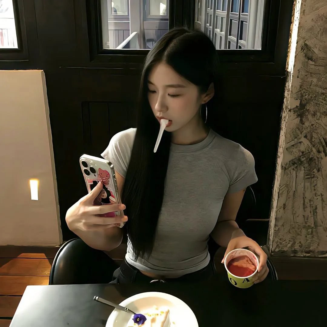 弘大少年 海报